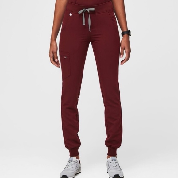 FIGS Pants Womens Medium Burgundy Zamora Cargo Nurse Work - Picture 1 of 16